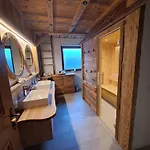 Glueckchalet شقة *